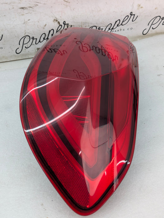 BMW F36 F32 F33 F82 F83 440xi 430xi M4 LCI LED Rear Right/Passenger Side Outer Tail Light 8496526