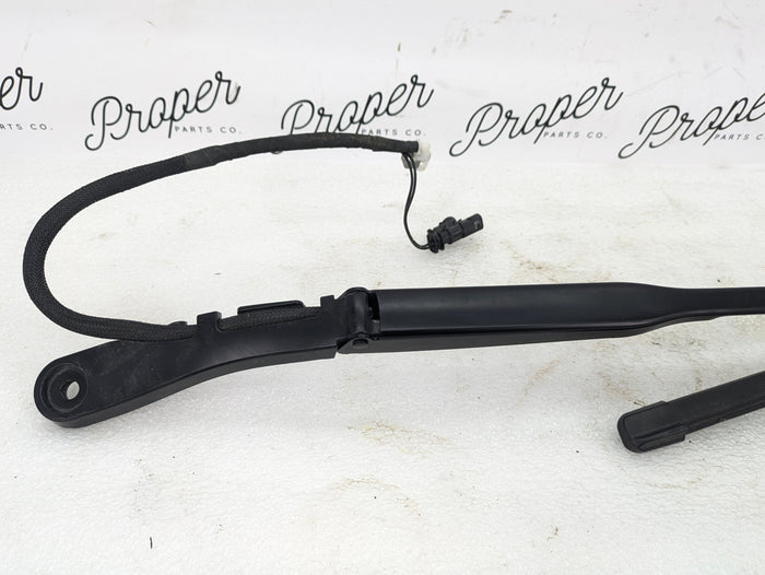 2021 Volvo V60 T6 R-Design Front Left/Right Windshield Wiper Arm Set W000096128/W000092558