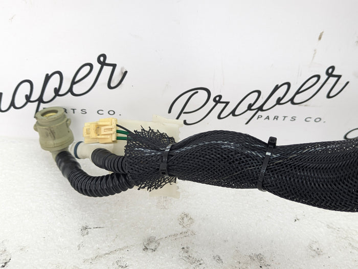 BMW E60 E61 M5/E63 E64 M6 Fuel Pump W/Level Sensor Right 6764141/16117373524 *DAMAGED*