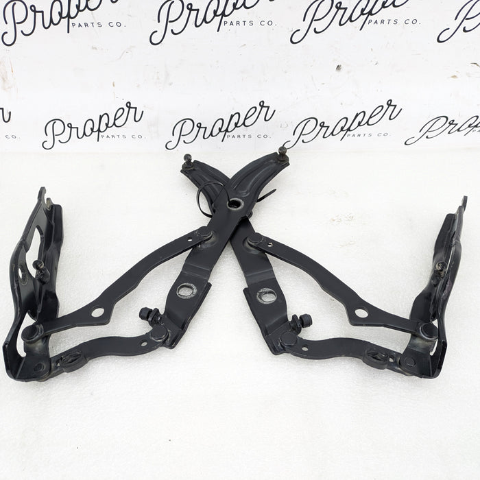 BMW E90 E92 335xi 328xi Trunk Lid Support Bracket Hinges Set Schwarz Black 7060627/7060628