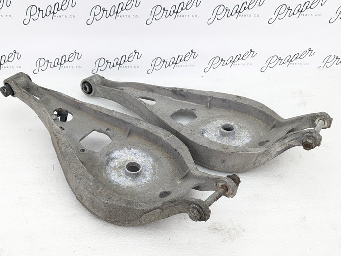BMW E46 3 Series Left/Right Side Rear Upper Control Arm Spring Perch 1094889/1094890