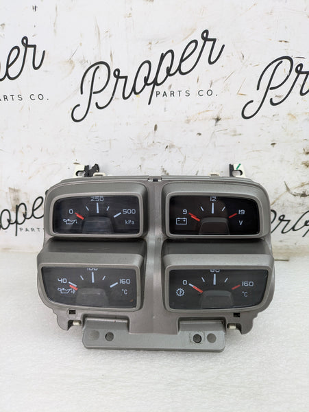 2015 Chevrolet 5th Gen Camaro 2SS V8 Console Oil Pressure Temperature Volt Silver Gauges 22988834 *Scratch*