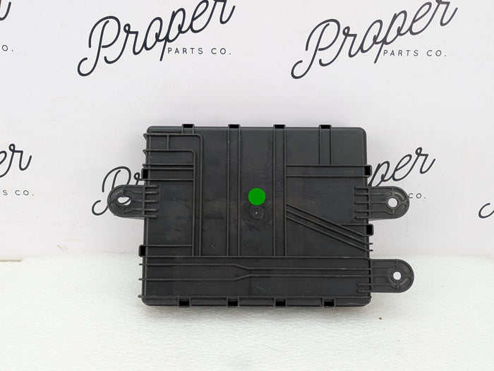 Chevrolet C7 Corvette Stingray Engine Bay Fuse Relay Junction Box 23301924 *DAMAGED*
