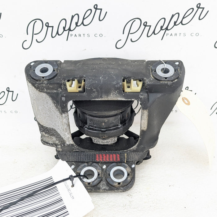2021 Volvo V60 T6 R-Design Right/Passenger Side Engine Motor Mount 32137494