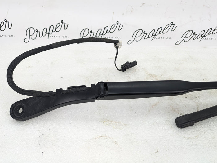 2021 Volvo V60 T6 R-Design Front Left/Right Windshield Wiper Arm Set W000096128/W000092558