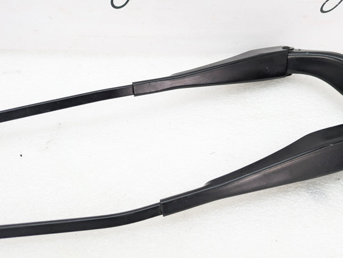 BMW E82 E88 135i 128i Left & Right Windshield Wiper Arms Set Pair 7169971/7169972