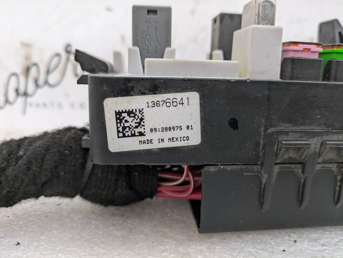 2015 Chevrolet 5th Gen Camaro 2SS Interior Cabin Fuse Panel Junction Box 13676641