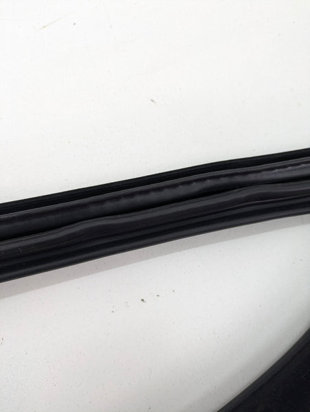 BMW E93 335is 335xi 335i 328xi 328i M3 Right/Passenger Side Rubber Door Seal Gasket 51767162404
