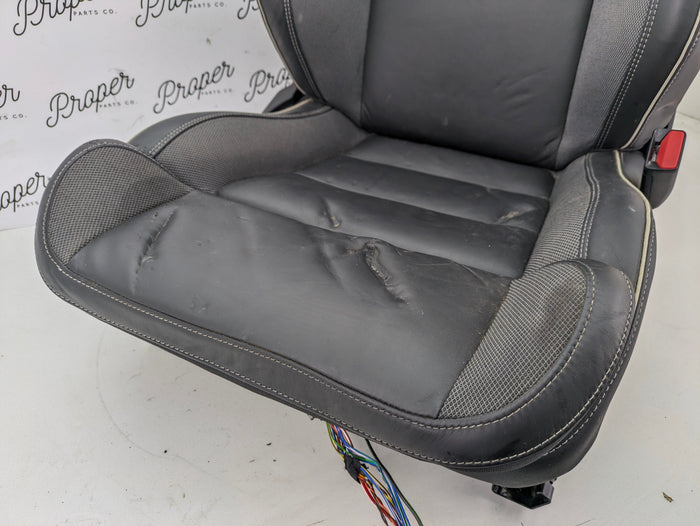 2021 Volvo V60 T6 R-Design Front Right/Passenger Side Black Leather Heated Seat *DAMAGED*