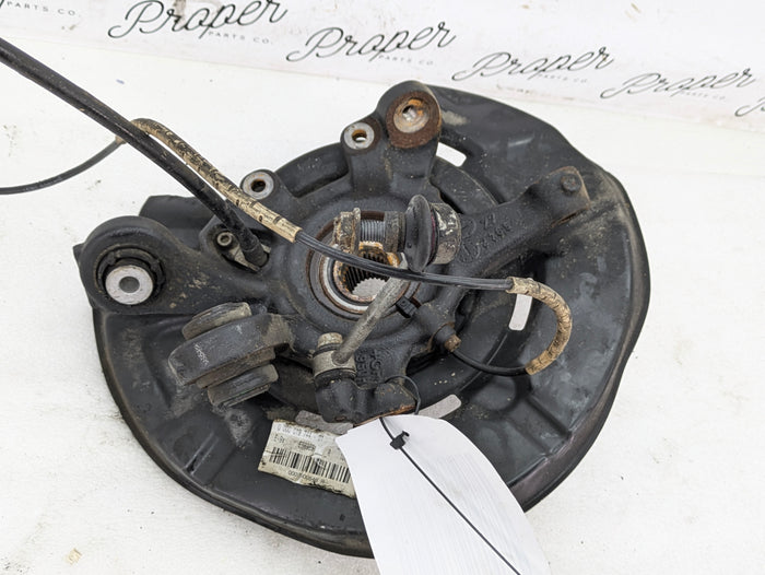 BMW E82 E88 E90 E91 E92 E93 135i 335xi 328x Right Rear Spindle Hub Knuckle 6774808