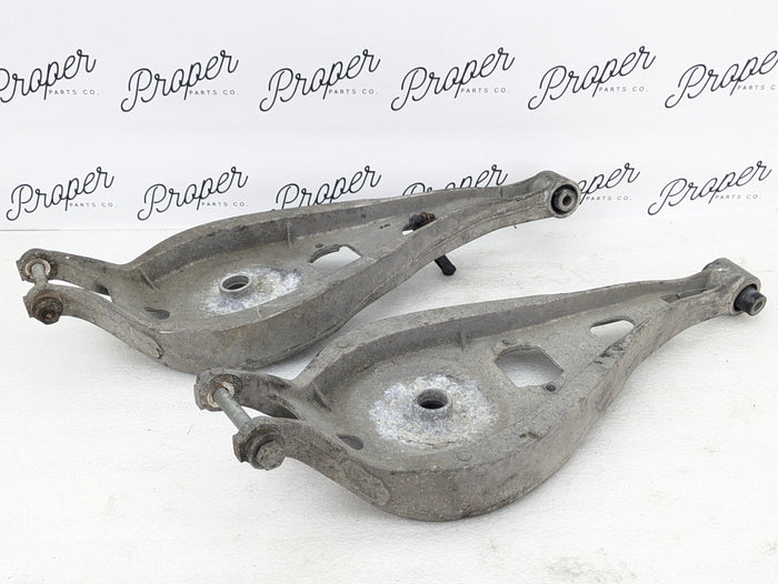 BMW E46 3 Series Left/Right Side Rear Upper Control Arm Spring Perch 1094889/1094890
