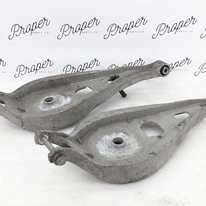 BMW E46 3 Series Left/Right Side Rear Upper Control Arm Spring Perch 1094889/1094890