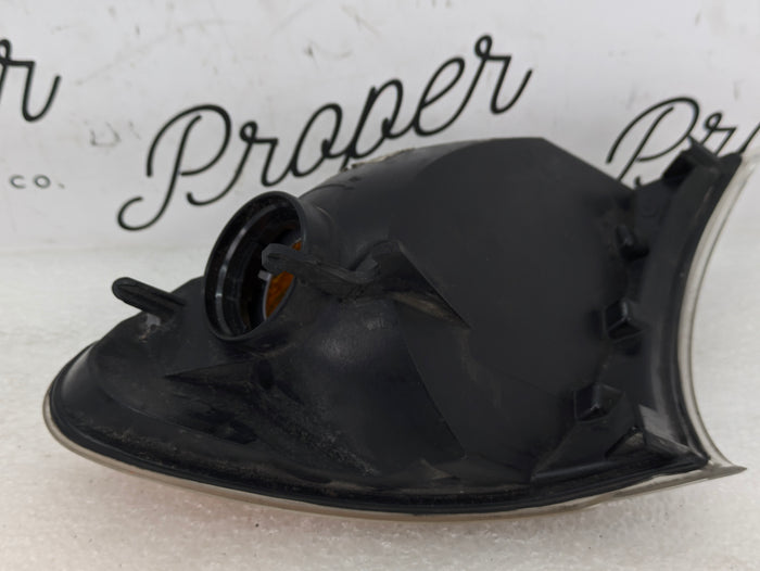 BMW E46B 330i 325i 320i Sedan/Wagon Front Right Amber Black Turn Signal *Minor Damage* 6915382/7165860