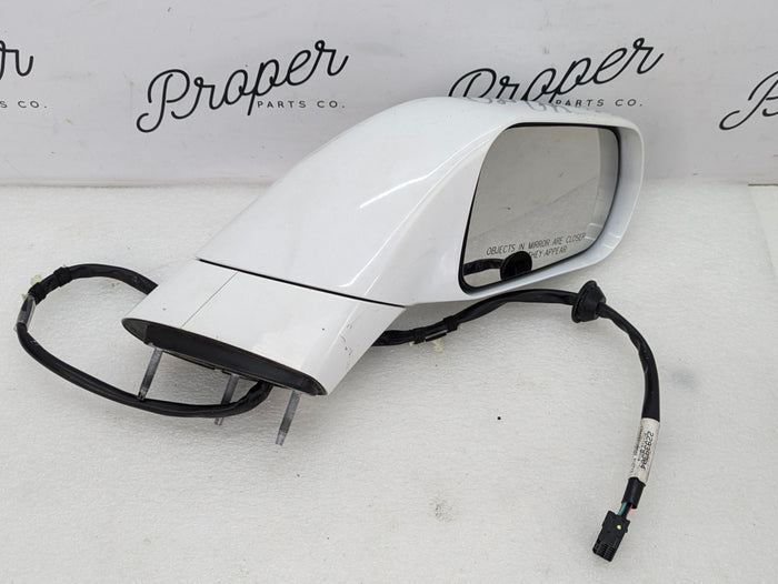Chevrolet C7 Corvette Stingray Right/Passenger Side View Mirror Assembly Arctic White (G8G) 22939304 *DAMAGED*