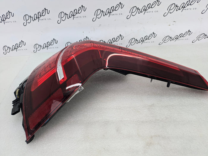 2021 Volvo V60 T6 R-Design Rear Right/Passenger Side Outer Tail Light 32291361