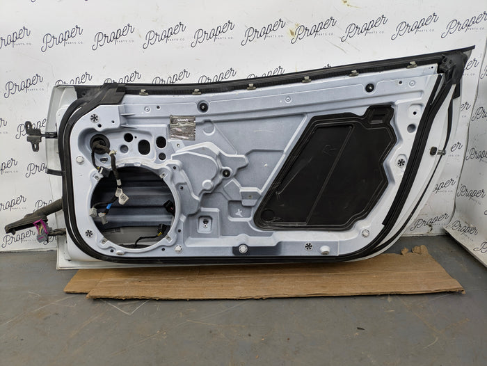 Chevrolet C7 Corvette Stingray Right/Passenger Side Door Arctic White (G8G) 23462076 *DAMAGED*
