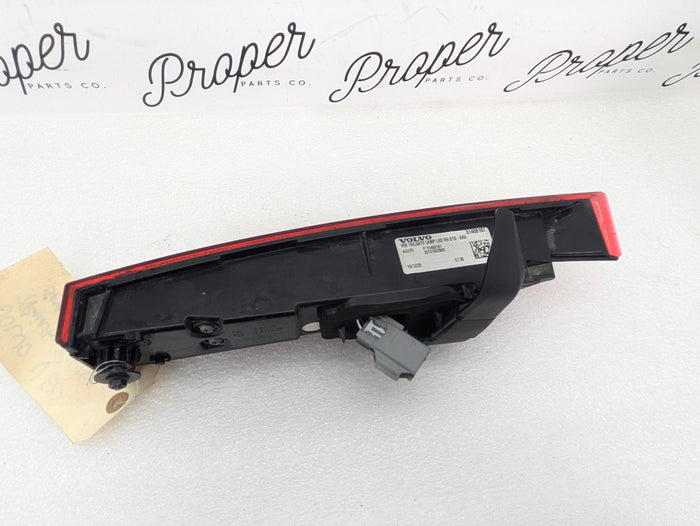2021 Volvo V60 T6 R-Design Rear Right/Passenger Side Inner Hatch Tail Light 31468187 *DAMAGED*