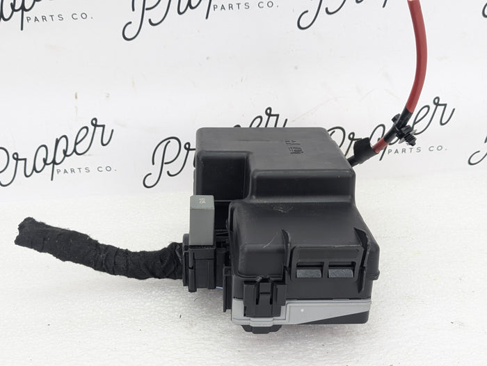 2021 Volvo V60 T6 R-Design Trunk Fuse Box Relay Junction Box 31384034