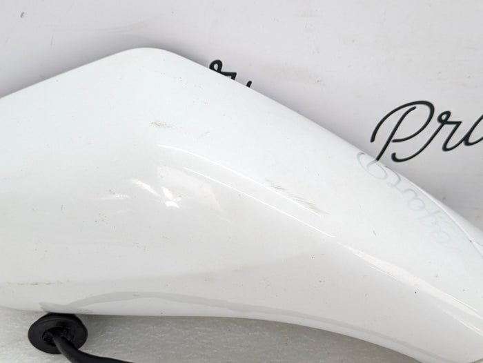 Chevrolet C7 Corvette Stingray Right/Passenger Side View Mirror Assembly Arctic White (G8G) 22939304 *DAMAGED*