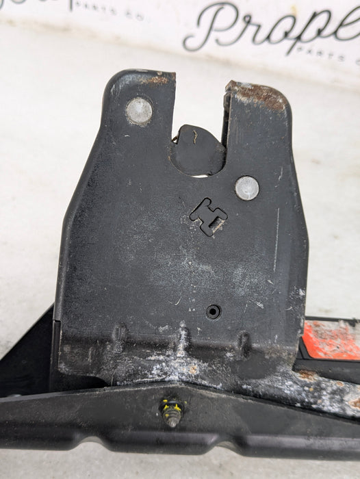 BMW E61 530xi 525xi 545i 550i Wagon Rear Tailgate Lift Lock Latch Actuator 7071594