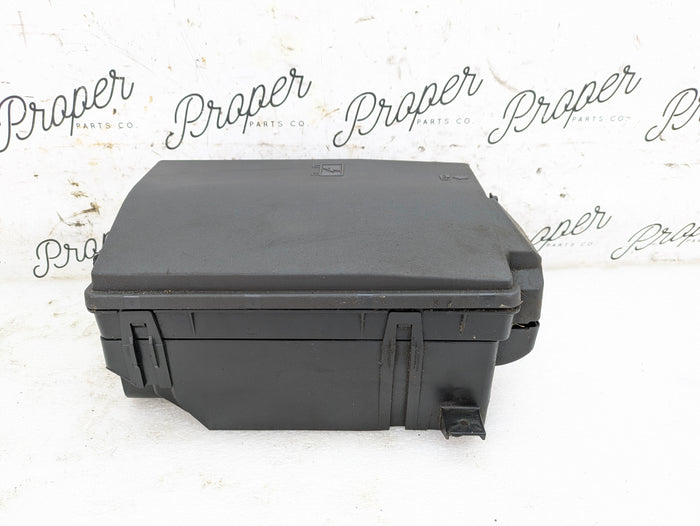 2015 Chevrolet 5th Gen Camaro 2SS Main Engine Bay Compartment Fuse Box Panel Relay Junction 22760635
