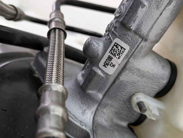BMW E90 E91 E92 E93 335xi 335i 328xi Brake Booster & Master Cylinder 6785648