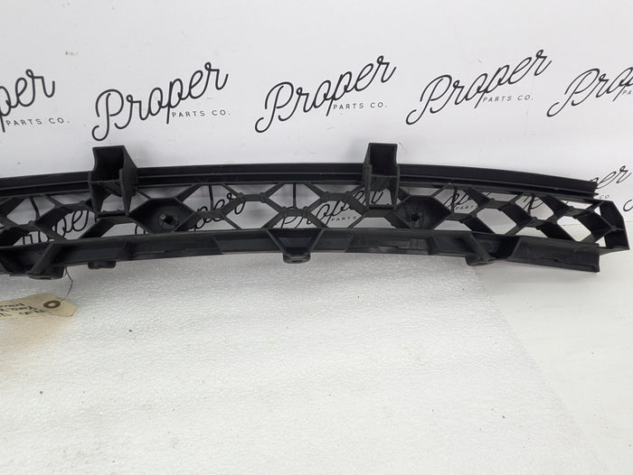 2021 Volvo V60 T6 R-Design Rear Bumper Center Support Mount Bracket 31455676