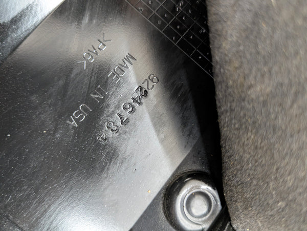 2010-2015 Chevrolet 2SS LS3 V8 Factory Engine Cover & Bracket 92246784 *Damaged*