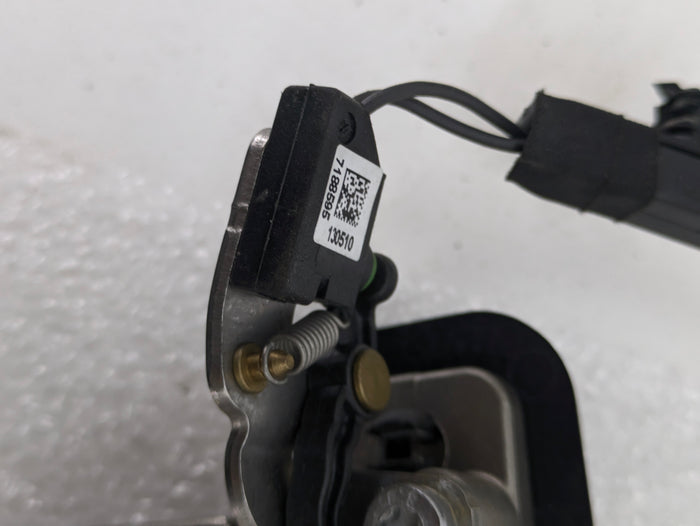 BMW E93 335is 335xi 335i 328xi 328i M3 Convertible Roof Latch Left/Right Base Plates 7261721/7261722