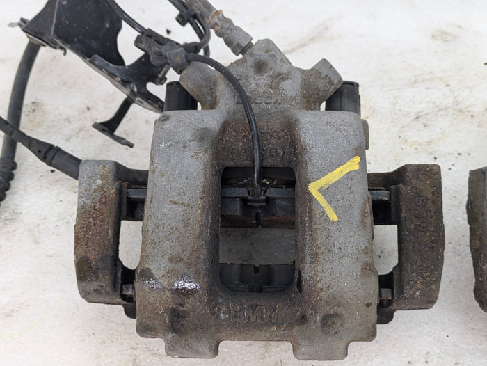 BMW F22 F23 228xi 228i 230i 230xi Front Left/Right Brake Caliper Set 34116857687/34116857688