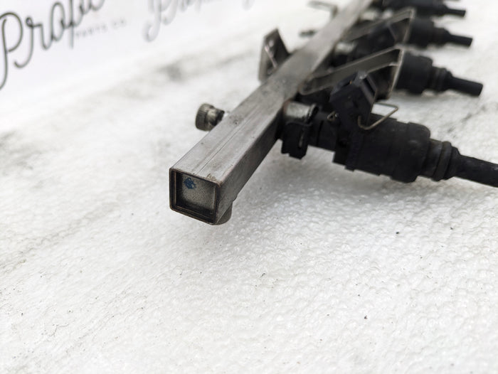 BMW E46 328ci 323ci M52 Fuel Rail Injector Tube & Fuel Injectors 1433024/1427240