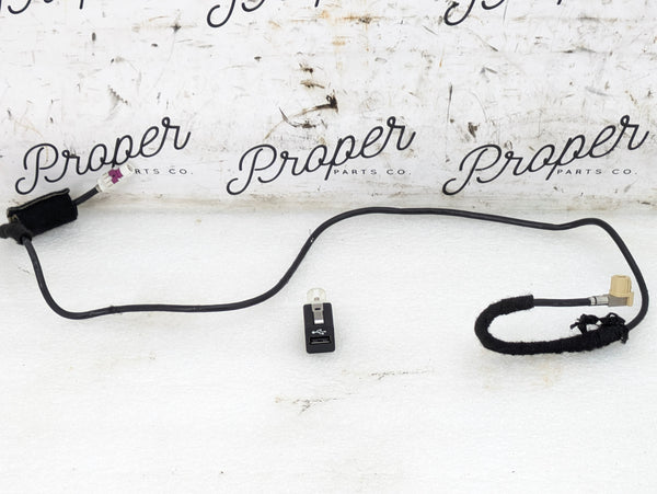 BMW E92 E93 E90 E91 335xi M3 330xi 328xi 325xi 323i USB Plug & Wiring Harness 9237656