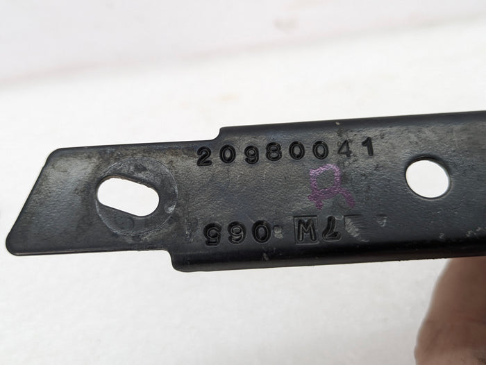 Chevrolet C7 Corvette Stingray Rear Right/Passenger Side Quarter Panel Fender Reinforcement Bracket 20980041