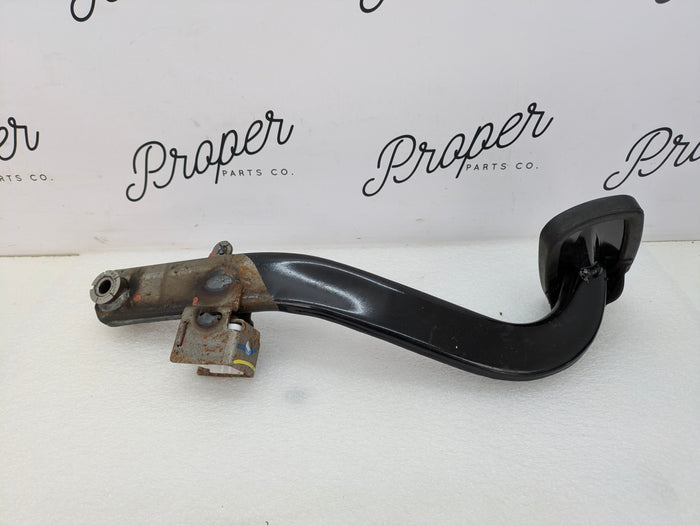 Chevrolet C7 Corvette Stingray Automatic Transmission Brake Pedal Assembly 23333578
