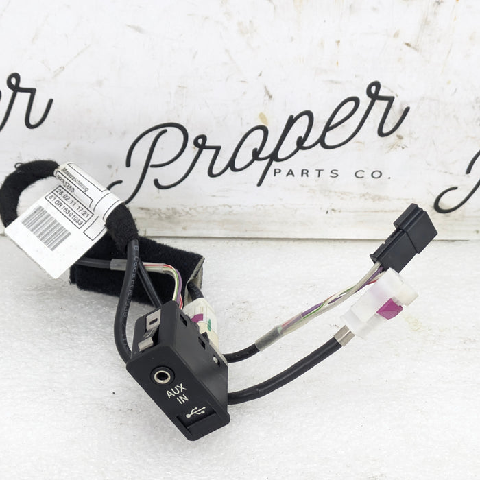 BMW E90 E91 E92 E93 335xi M3 330xi 328xi 325xi 323i USB/AUX Ports & Wiring Harness 9187009/9129651