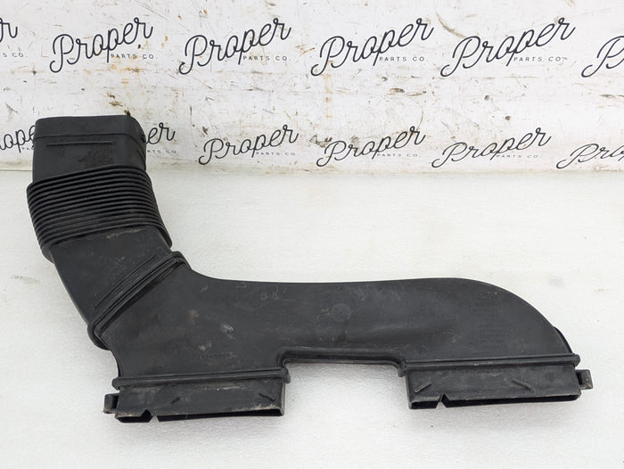 BMW E92 E93 E90 335xi 335i N55 Engine Air Intake Duct Pipe 7599282