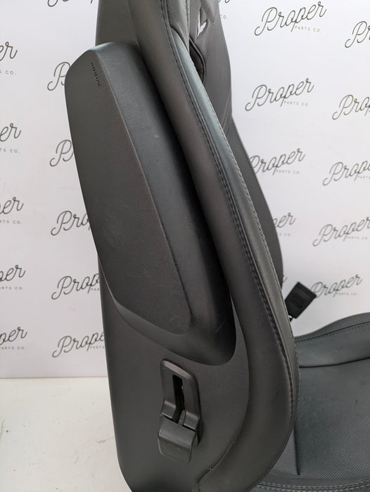 Chevrolet C7 Corvette Stingray Z51 2LT Right/Passenger Side GT Milano Leather Heated & Vented Seat Jet Black (195) *DAMAGED*