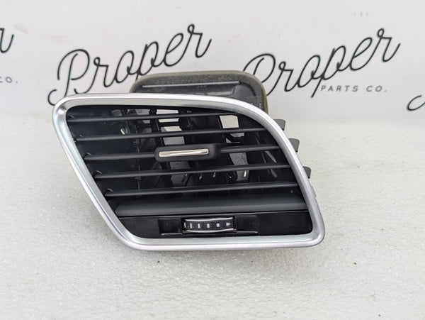2016-2018 Audi 8U Q3 Front Right Dash Vent Heater A/C Grille 8U1820902