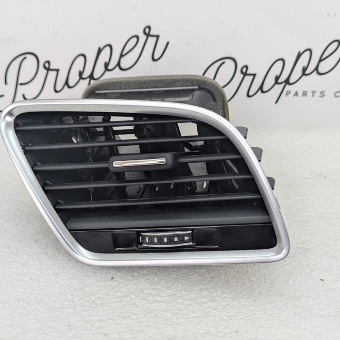 2016-2018 Audi 8U Q3 Front Right Dash Vent Heater A/C Grille 8U1820902