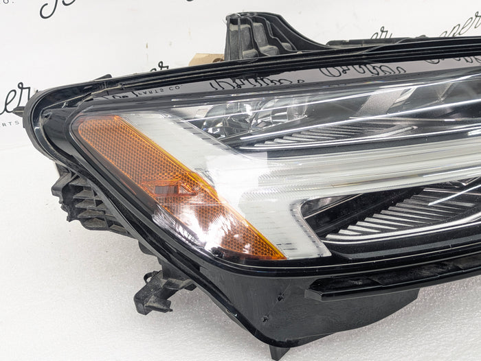 2021 Volvo V60 T6 R-Design Right/Passenger Side Adaptive LED Headlight 31427776 *DAMAGED*