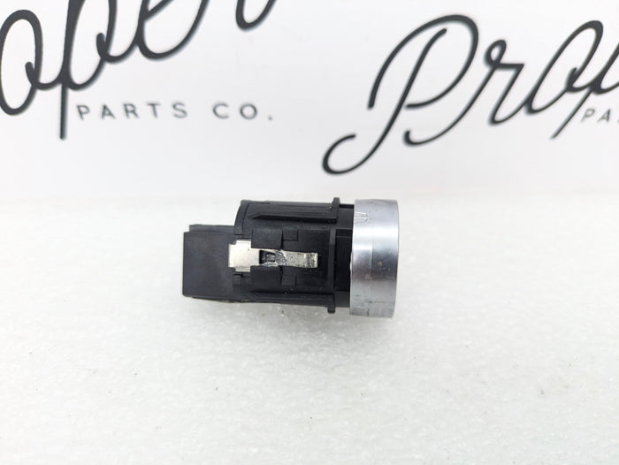 2015-2018 Audi 8U Q3 Engine Start Stop Ignition Switch 8U0905217A