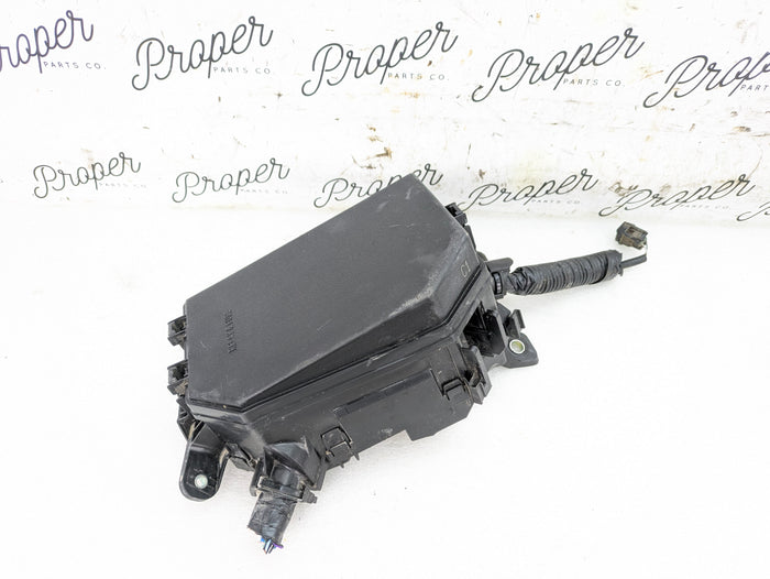 Toyota GZEA14 GR Corolla Engine Bay Relay Fuse Box Panel 82662-12G70 *DAMAGED*