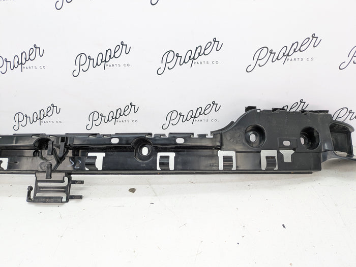 BMW E88 135i M Sport Rear Bumper Center Guide Support Bracket 7170665