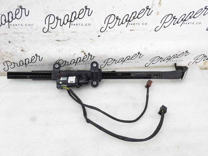 BMW F32 4 Series/F82 M4/F87 M2 Right/Passenger Side Seatbelt Handover 7307916