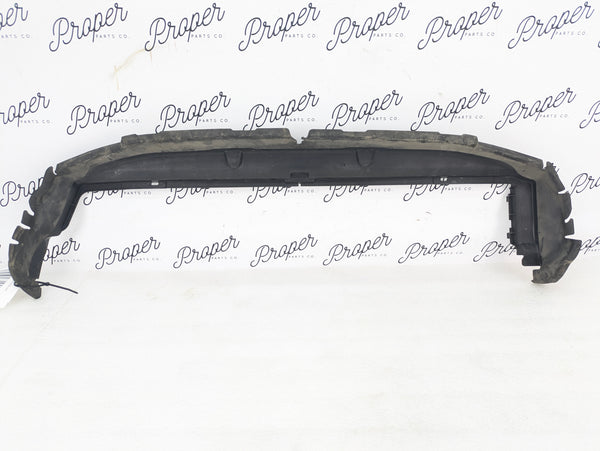 2021 Volvo V60 T6 R-Design Radiator Support Air Duct Seal 31455591