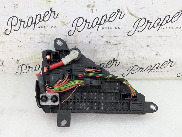 BMW E60 E61 E63 E64 5 Series Trunk Power Distribution Fuse Box 6906618/6906619