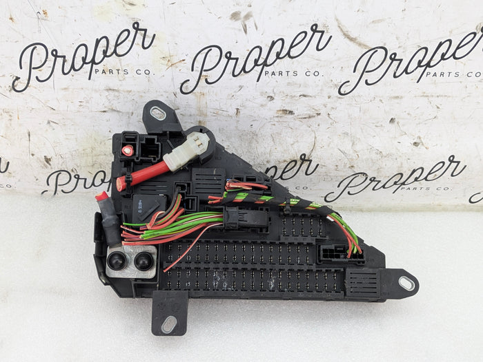 BMW E60 E61 E63 E64 5 Series Trunk Power Distribution Fuse Box 6906618/6906619