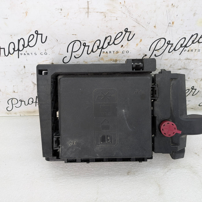 2018 Chevrolet 6th Gen Camaro 2SS 6.2L V8 Engine Bay Junction Box Fuse Panel 84315889 *DAMAGED*