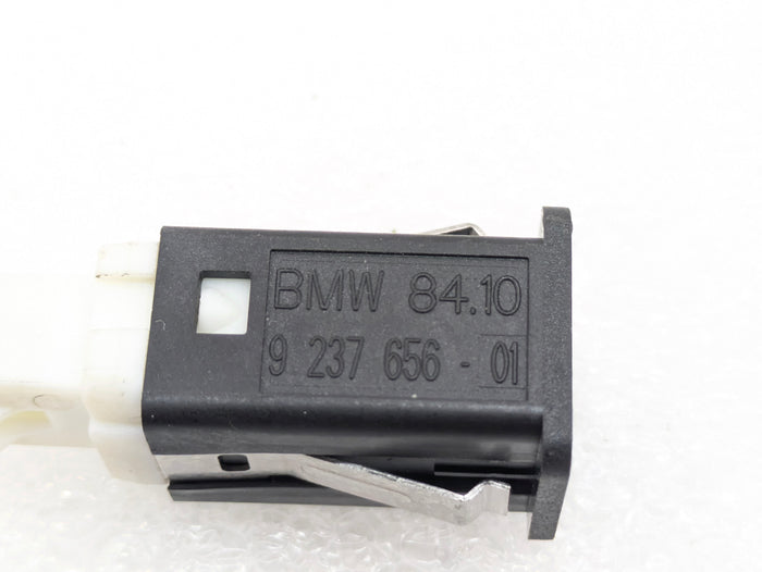 BMW E92 E93 E90 E91 335xi M3 330xi 328xi 325xi 323i USB Plug & Wiring Harness 9237656