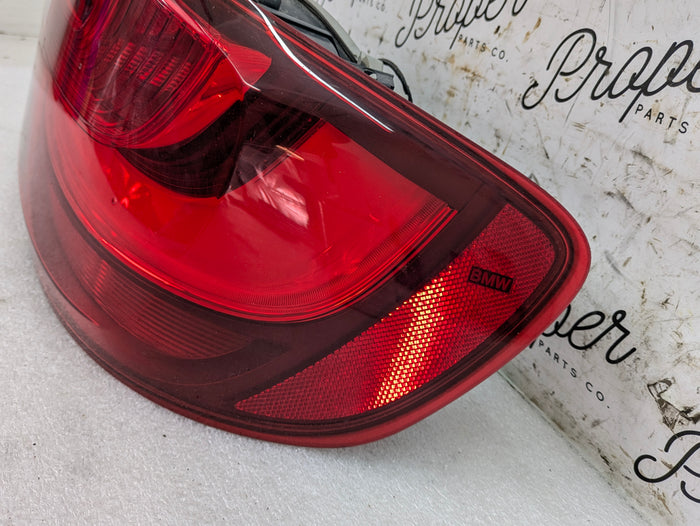 BMW F22 F23 228xi M235xi 230xi M240xi F87 M2 Pre-LCI Right/Passenger Side Tail Light Assembly 7295428